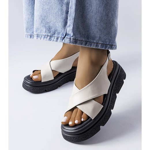 Beżowe sandały na platformie Oakway Gemre 36 gemre promocyjna cena