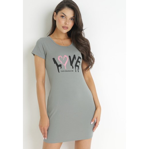 Ciemnozielona Bawełniana Sukienka T-shirtowa z Napisem Avera ze sklepu Born2be Odzież w kategorii Sukienki - zdjęcie 157588404