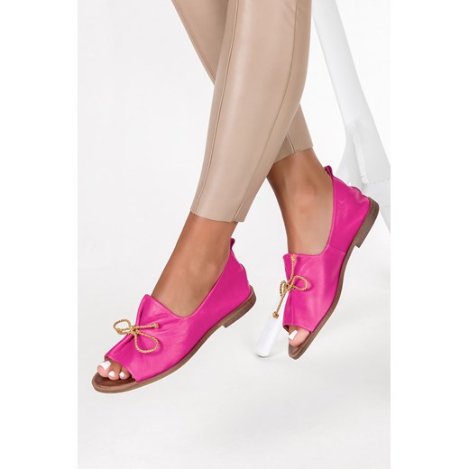 Fuksjowe sandały skórzane zabudowane z kokardą PRODUKT POLSKI Pro-moda 2660-L Pro-moda 38 okazyjna cena Casu.pl