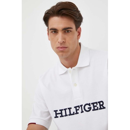 Tommy Hilfiger polo bawełniane kolor biały z aplikacją ze sklepu ANSWEAR.com w kategorii T-shirty męskie - zdjęcie 158497564