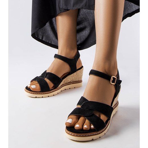 Czarne sandały na koturnie Silvana ze sklepu gemre w kategorii Sandały damskie - zdjęcie 158498211