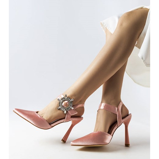Beżowe satynowe sandały na szpilce Linda ze sklepu gemre w kategorii Czółenka - zdjęcie 158498230