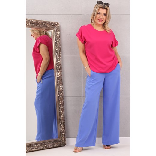 Zwiewna bluzka z guziczkami na ramionach fuksja - 46 Femimoda 46 femimoda.pl