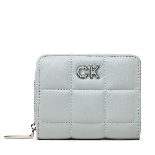 Mały Portfel Damski Calvin Klein Re-Lock Quilt Wallet Md W/Flap K60K610664 DYI Calvin Klein dostępne inne rozmiary wyprzedaż eobuwie.pl