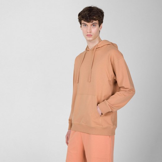 Męska bluza dresowa nierozpinana z kapturem OUTHORN OTHSS23TSWSM329 - pomarańczowa ze sklepu Sportstylestory.com w kategorii Bluzy męskie - zdjęcie 158975092