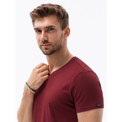 Klasyczna męska koszulka z dekoltem w serek BASIC - bordowy V10 S1369 4XL ombre