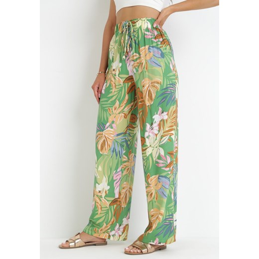 Zielone Szerokie Spodnie z Wiskozy w Kwiaty Naomie ze sklepu Born2be Odzież w kategorii Spodnie damskie - zdjęcie 159124764