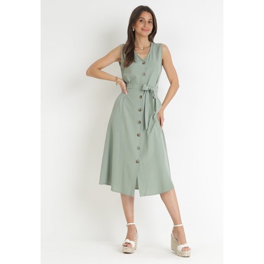 Zielona Trapezowa Sukienka z Wiązanym Paskiem Brystia ze sklepu Born2be Odzież w kategorii Sukienki - zdjęcie 159133022