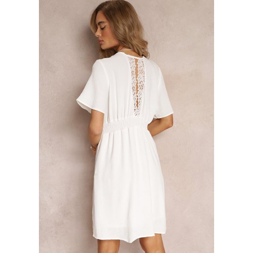 Biała Sukienka Mini z Gumkami w Pasie i Koronkowym Dekoltem Azriele Renee L okazyjna cena Renee odzież