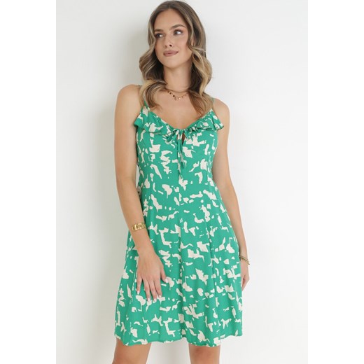 Zielona Wiskozowa Sukienka Mini na Cienkich Ramiączkach z Falbanką Phalori ze sklepu Born2be Odzież w kategorii Sukienki - zdjęcie 159191822