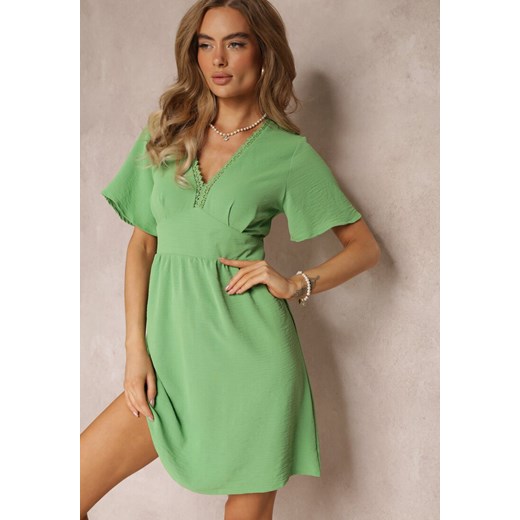 Zielona Sukienka Mini z Gumkami w Pasie i Koronkowym Dekoltem Azriele ze sklepu Renee odzież w kategorii Sukienki - zdjęcie 159194484