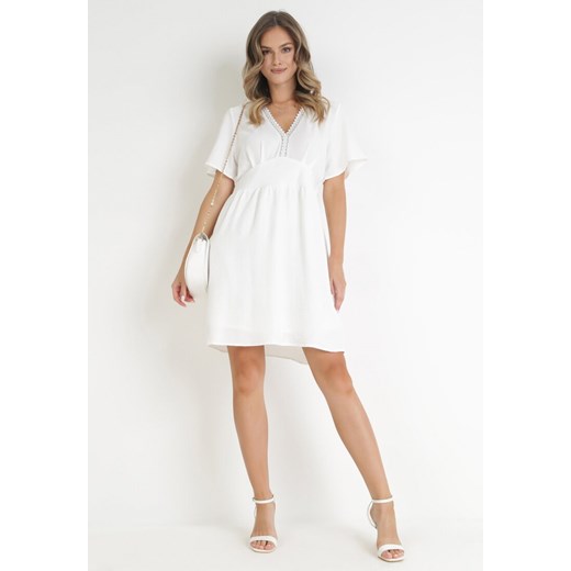 Biała Rozkloszowana Sukienka Mini z Koronkowymi Wstawkami Setaya S wyprzedaż Born2be Odzież