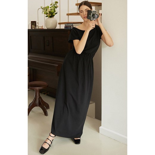 Sukienka maxi z dekoltem i elastyczną talią czarna B264, Kolor czarny, Rozmiar L, BE ze sklepu Primodo w kategorii Sukienki - zdjęcie 159204240