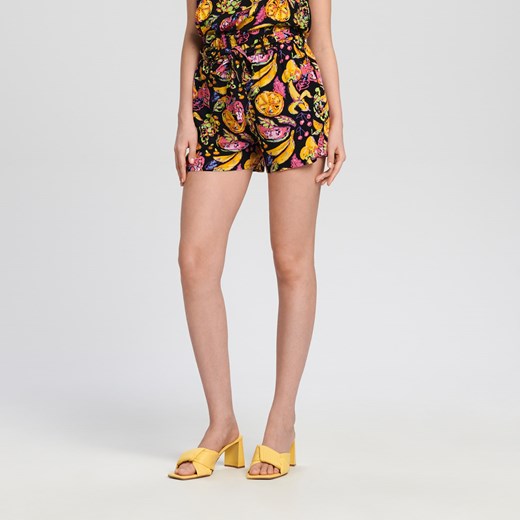 Szorty Sinsay w stylu młodzieżowym 