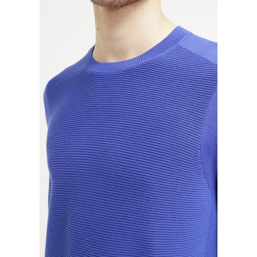 Calvin Klein SANTOS Sweter sapphire blue zalando fioletowy rękawy