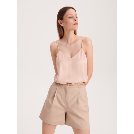 Reserved - Szorty z paskiem z imitacji skóry - Beżowy Reserved XS Reserved
