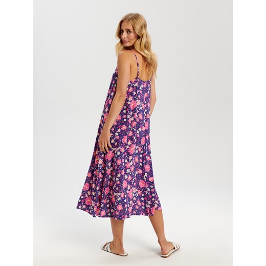 Sukienka Sinsay na ramiączkach trapezowa w serek midi 