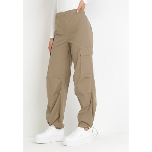 Ciemnobeżowe Spodnie z Kieszeniami Cargo z Klapami Yalelona ze sklepu Born2be Odzież w kategorii Spodnie damskie - zdjęcie 160066923