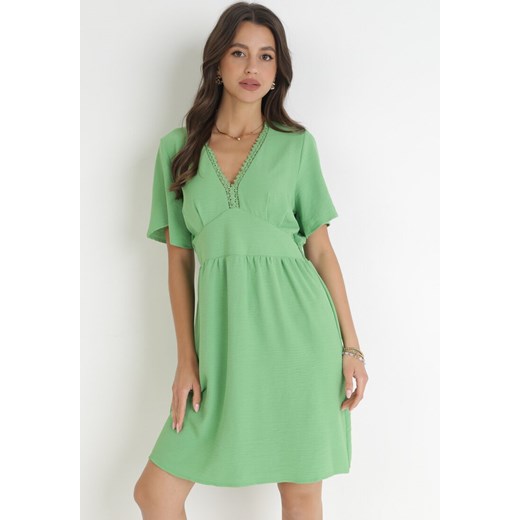 Zielona Rozkloszowana Sukienka Mini z Koronkowymi Wstawkami Setaya ze sklepu Born2be Odzież w kategorii Sukienki - zdjęcie 160077601