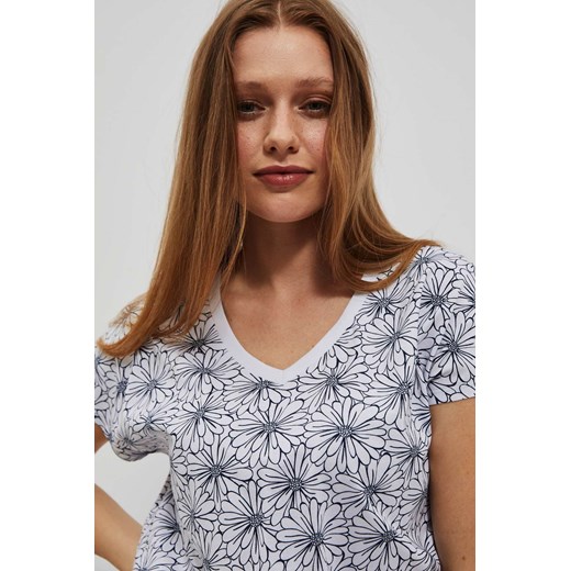 Bluzka z kwiatowym printem biała ze sklepu Moodo.pl w kategorii Bluzki damskie - zdjęcie 160208220