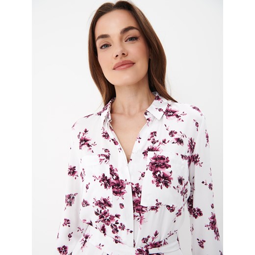 Mohito - Koszulowa sukienka mini w różowe kwiaty - Biały Mohito 42 Mohito