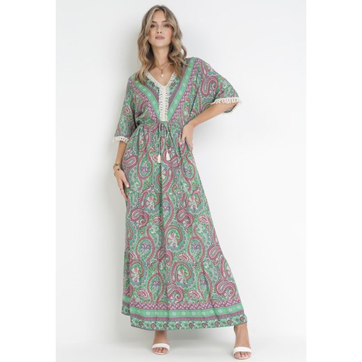 Zielona Rozkloszowana Sukienka Maxi z Wiskozy Ozdobiona Frędzlami Tetoni ze sklepu Born2be Odzież w kategorii Sukienki - zdjęcie 160315104