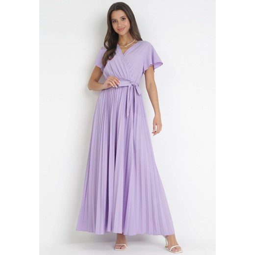 Fioletowa Elegancka Sukienka Maxi w Plisy z Kopertowym Dekoltem i Wiązaniem Thessi ze sklepu Born2be Odzież w kategorii Sukienki - zdjęcie 160410462