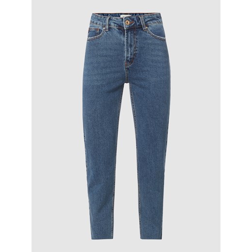 Skrócone jeansy o kroju straight fit z naszywką z logo 29/32 promocja Peek&Cloppenburg 