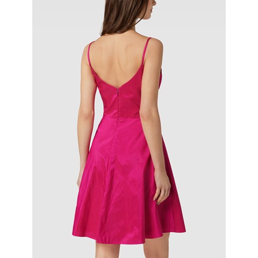 Sukienka różowa Luxuar Fashion w serek 