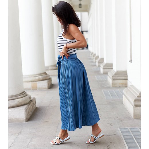 Niebieskie szerokie plisowane spodnie Artemio ze sklepu gemre w kategorii Spodnie damskie - zdjęcie 160815861