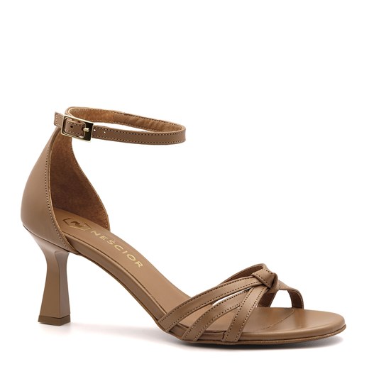 Karmelowe skórzane sandały na niskim obcasie 209G ze sklepu NESCIOR w kategorii Sandały damskie - zdjęcie 160917031