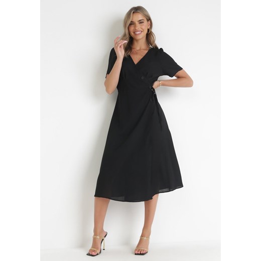 Czarna Kopertowa Sukienka Midi z Materiałowym Paskiem Rahellitte ze sklepu Born2be Odzież w kategorii Sukienki - zdjęcie 160921170