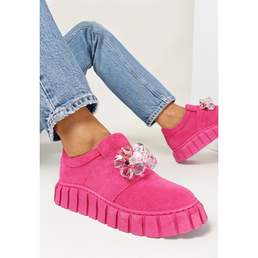 Fuksjowe Wsuwane Sneakersy z Kolorowymi Kryształkami Phedara ze sklepu born2be.pl w kategorii Buty sportowe damskie - zdjęcie 160925524