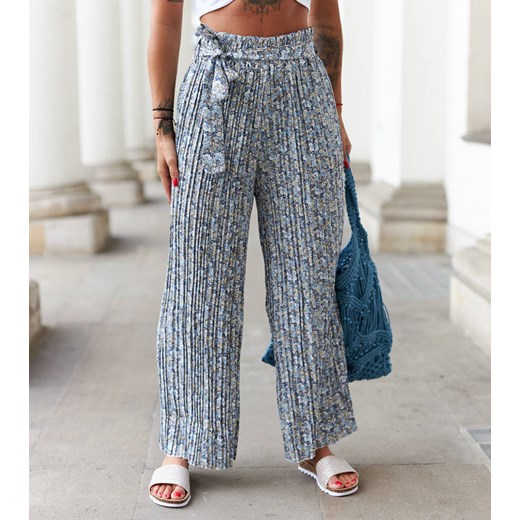 Niebieskie plisowane spodnie Trevisano ze sklepu gemre w kategorii Spodnie damskie - zdjęcie 160978603