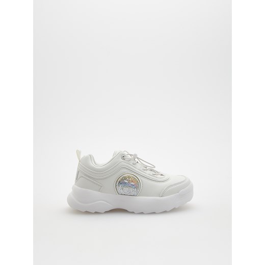 Reserved - Sneakersy z ruchomą aplikacją SmileyWorld® - biały ze sklepu Reserved w kategorii Buty sportowe dziecięce - zdjęcie 161006910