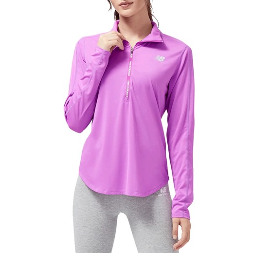 Bluza New Balance WT23227COM - różowa ze sklepu streetstyle24.pl w kategorii Bluzy damskie - zdjęcie 161034990