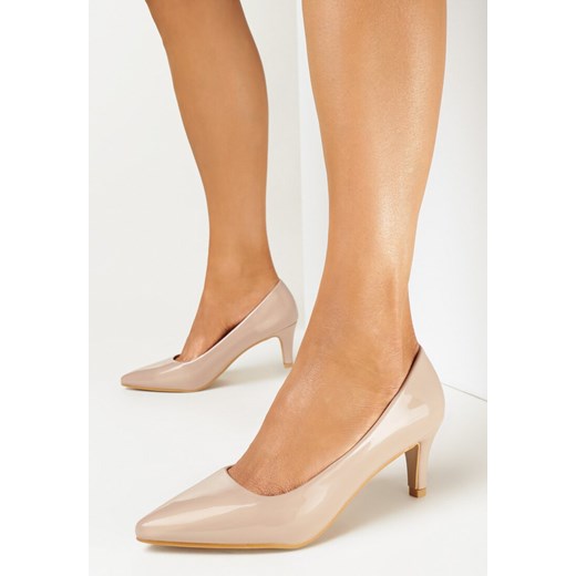 Beżowe Lakierowane Szpilki na Niewysokim Obcasie ze Szpiczastym Noskiem Zantia 38 wyprzedaż born2be.pl
