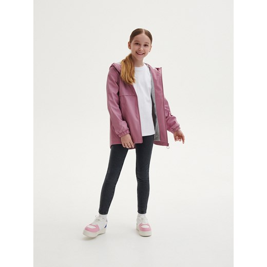 Reserved - Gumowany płaszcz z nadrukiem - fioletowy ze sklepu Reserved w kategorii Kurtki dziewczęce - zdjęcie 161056321