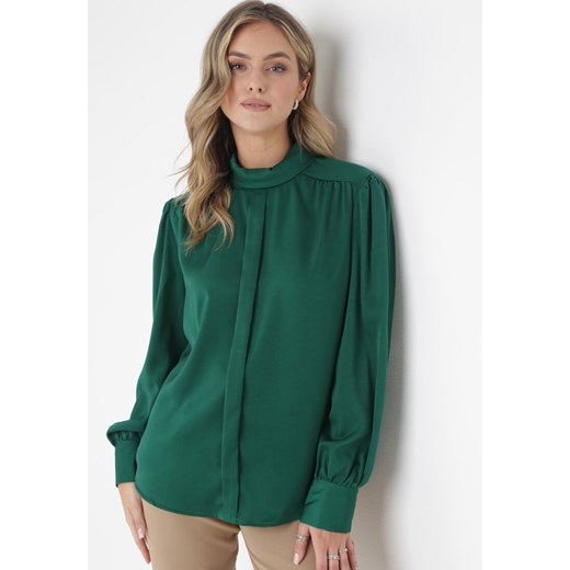 Zielona Bluzka ze Stójką i Długim Rękawem Traselle M okazyjna cena Born2be Odzież