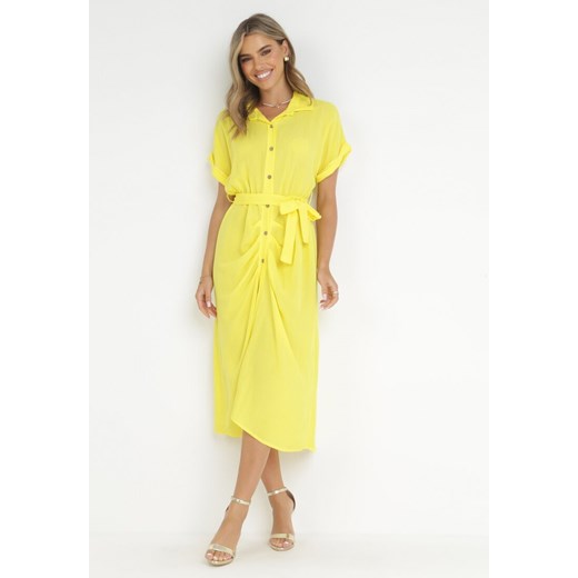Żółta Koszulowa Sukienka Midi z Gumką w Talii i Materiałowym Paskiem z Wiskozy Skeisa ze sklepu Born2be Odzież w kategorii Sukienki - zdjęcie 161189913
