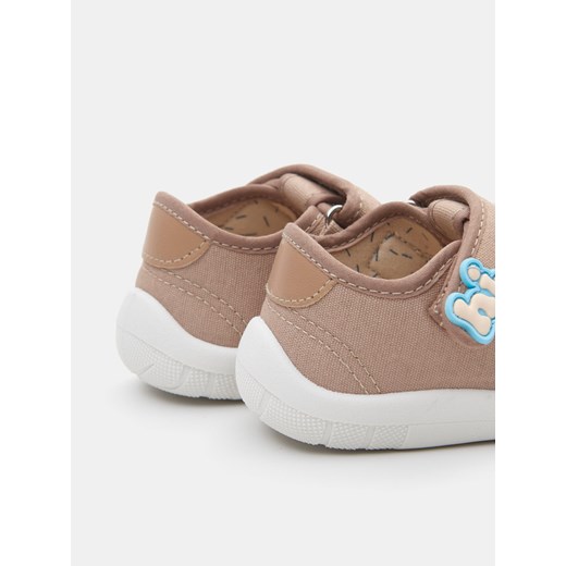 Kapcie dziecięce Sinsay na rzepy 