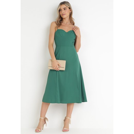 Zielona Rozkloszowana Sukienka na Ramiączkach z Rozcięciem Sveame ze sklepu Born2be Odzież w kategorii Sukienki - zdjęcie 161379510