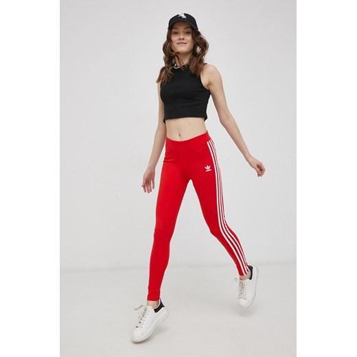 adidas Originals Legginsy HD2348 damskie kolor czerwony gładkie HD2348-VIVRED 34 promocja PRM