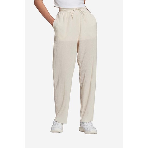 adidas Originals spodnie dresowe kolor beżowy gładkie HF7542-KREMOWY ze sklepu PRM w kategorii Spodnie damskie - zdjęcie 161399234