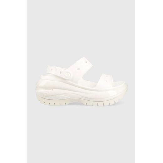 Crocs klapki Classic Mega Crush Sandal damskie kolor biały na platformie 207989 ze sklepu PRM w kategorii Klapki damskie - zdjęcie 161403164