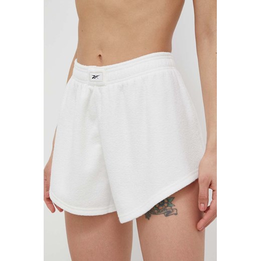 Reebok Classic szorty damskie kolor biały gładkie high waist HT7853-NONDYE ze sklepu PRM w kategorii Szorty - zdjęcie 161405593