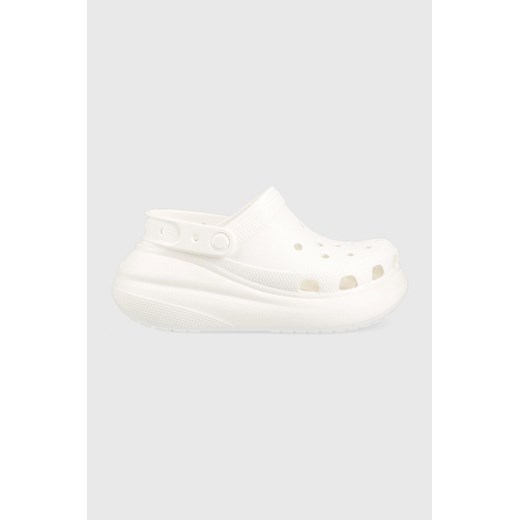 Crocs klapki Classic Crush Clog kolor biały na platformie 207521 ze sklepu PRM w kategorii Klapki męskie - zdjęcie 161412491