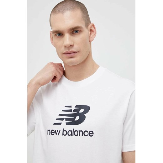 New Balance t-shirt bawełniany kolor biały wzorzysty MT31541WT-1WT ze sklepu PRM w kategorii T-shirty męskie - zdjęcie 161415310