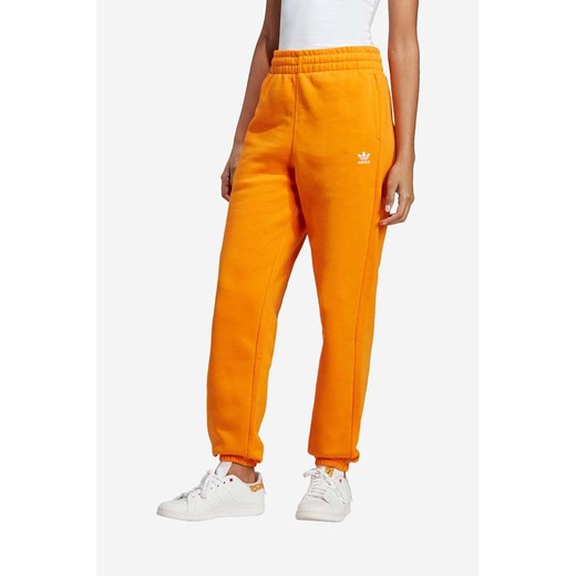 adidas Originals spodnie dresowe bawełniane kolor pomarańczowy gładkie IK7689-POMARANCZ ze sklepu PRM w kategorii Spodnie damskie - zdjęcie 161417694