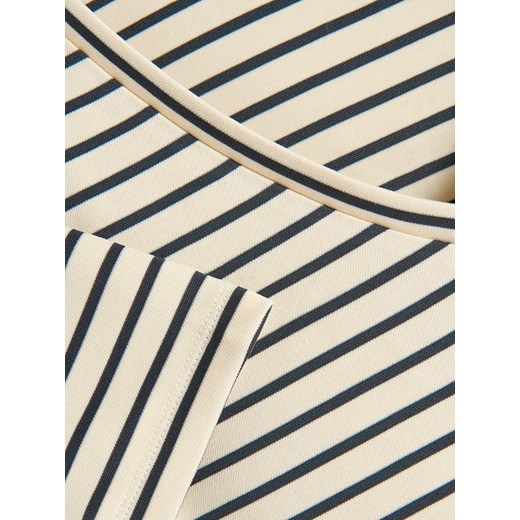 Bluzka damska Reserved wielokolorowa z dekoltem v z dzianiny 